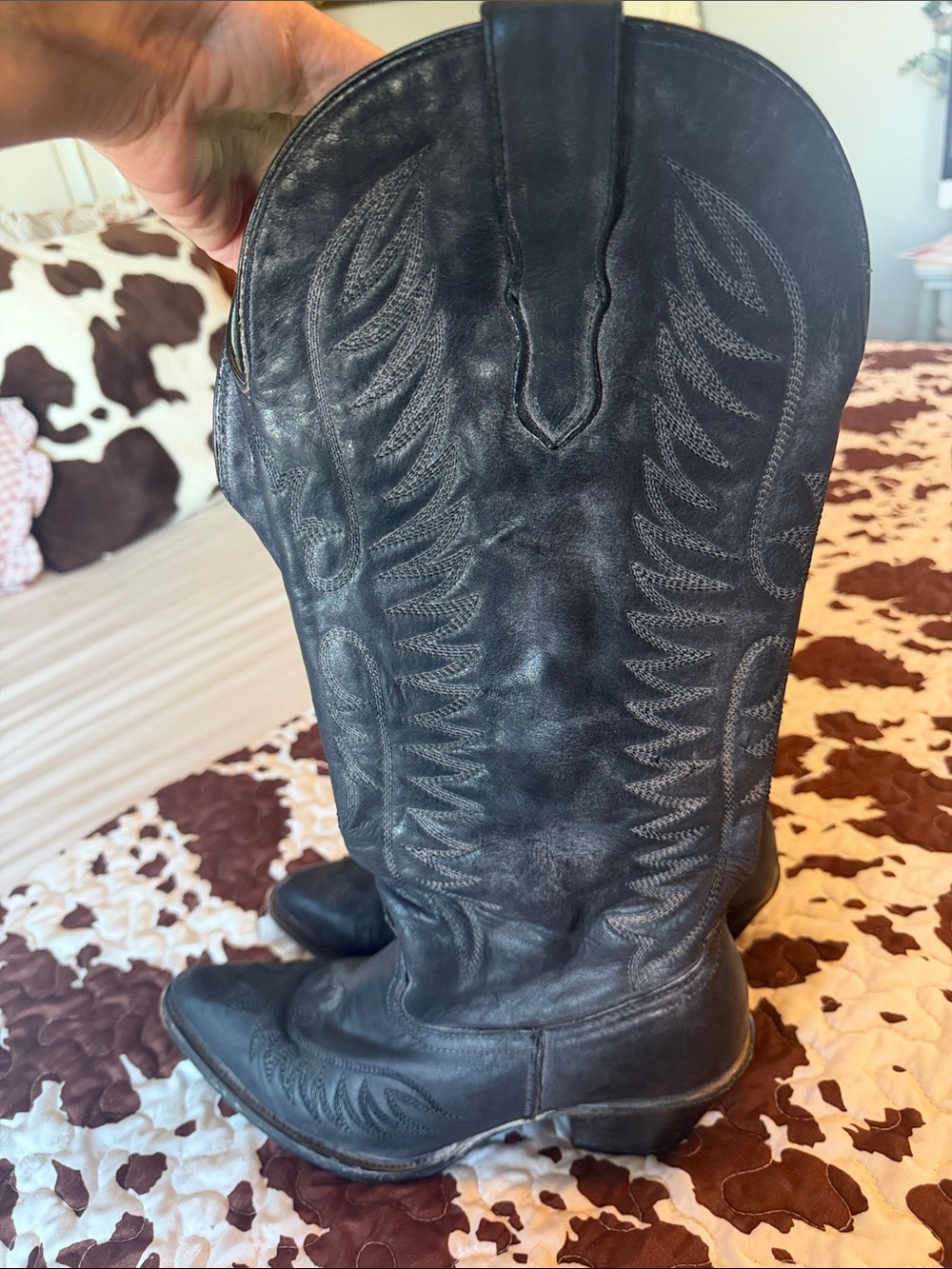 Classic Black Western Heeled Boots - Women